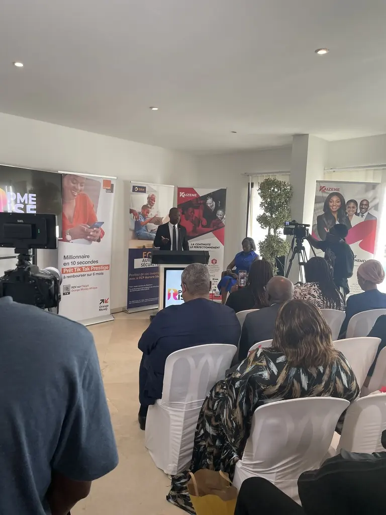 Conférence PME Rise du Cabinet International Kaizene, avec les caméras de la presse